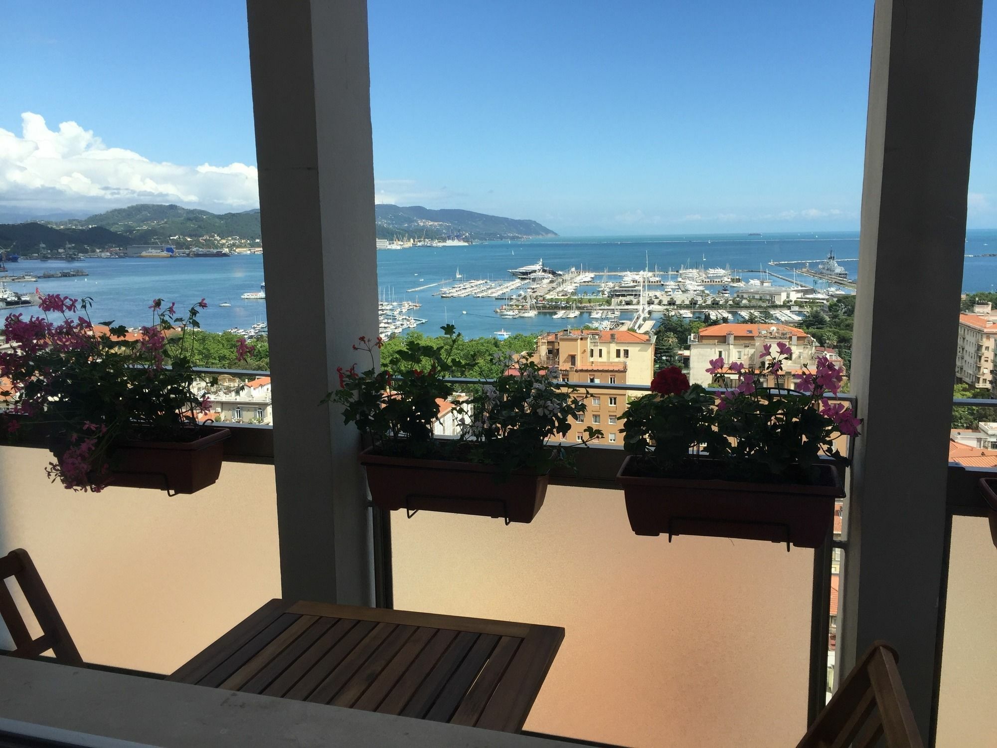 Guesthouse Il Grattacielo Sul Golfo La Spezia Eksteriør billede